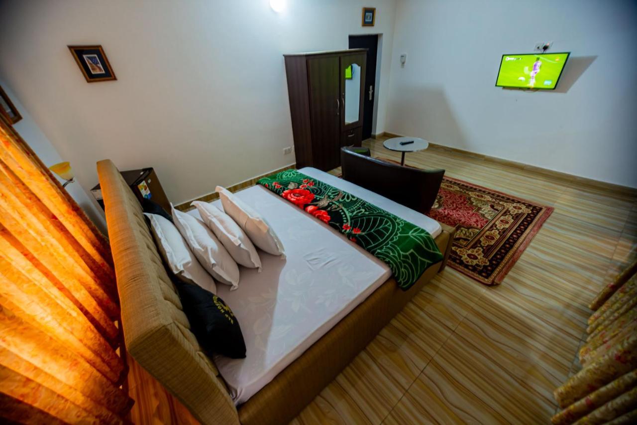 Nap Apartment Hotel Dansoman 外观 照片