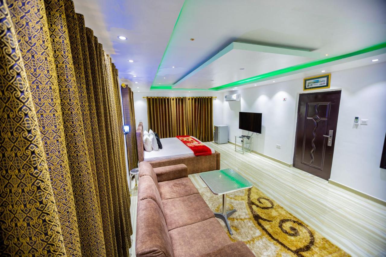 Nap Apartment Hotel Dansoman 外观 照片