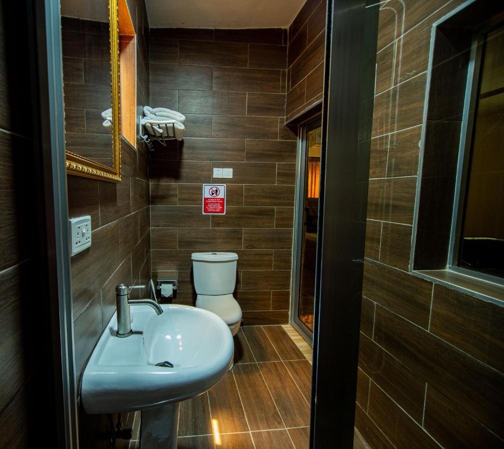 Nap Apartment Hotel Dansoman 外观 照片