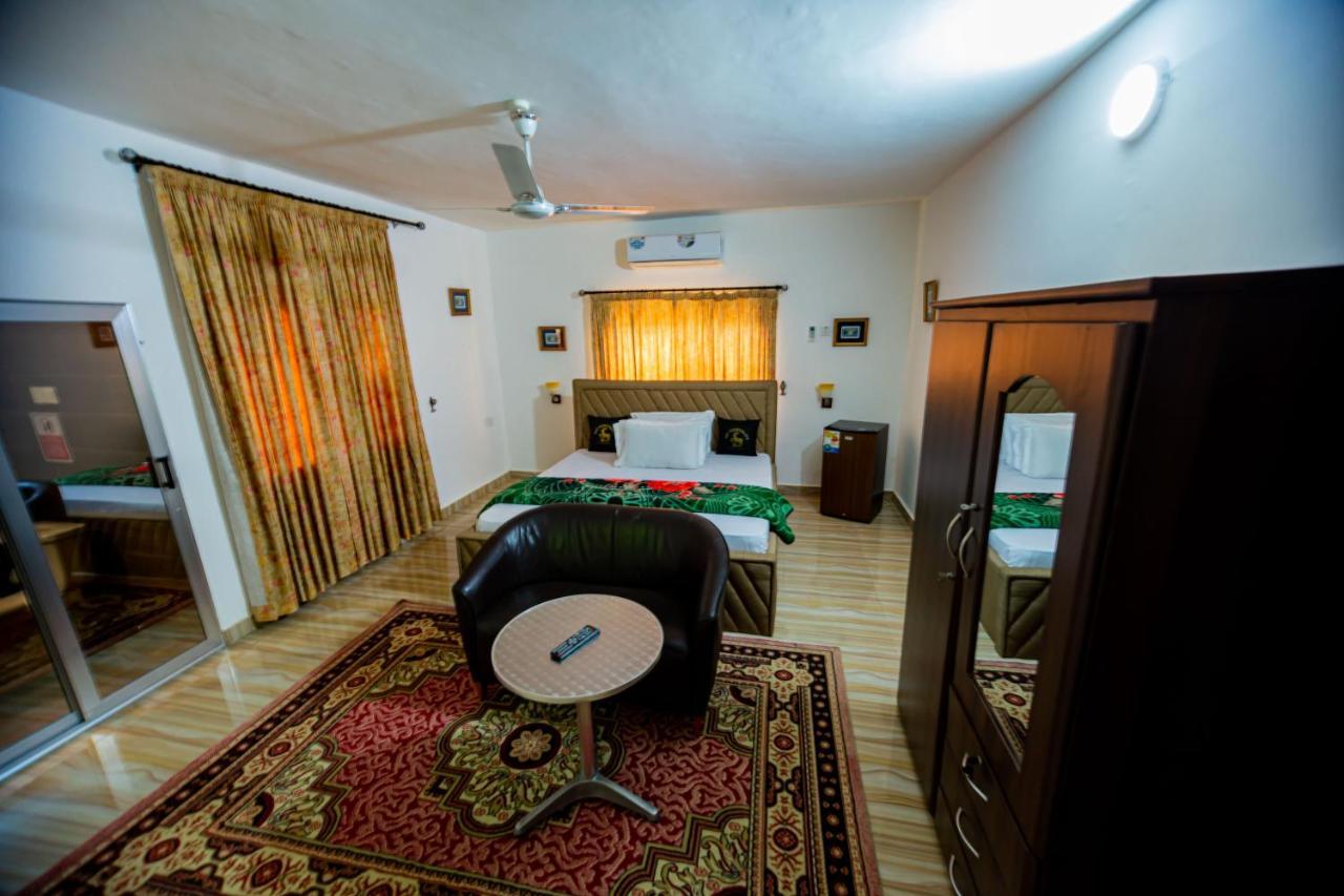 Nap Apartment Hotel Dansoman 外观 照片